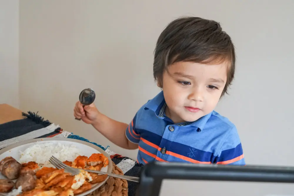 Can My Child Have Screen Time At Meals?