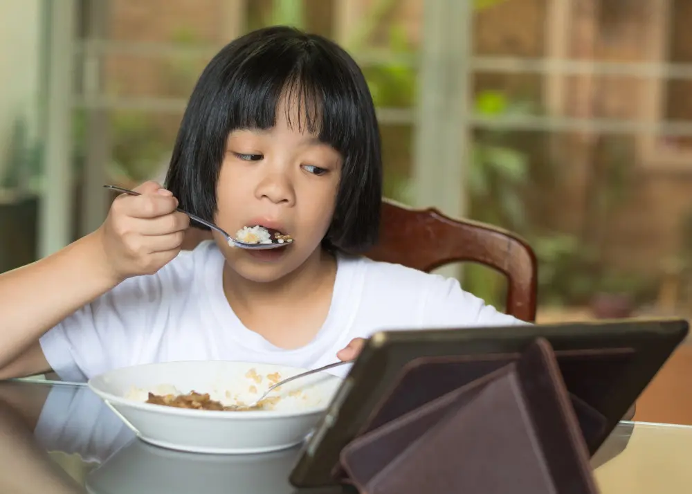 Can My Child Have Screen Time At Meals?