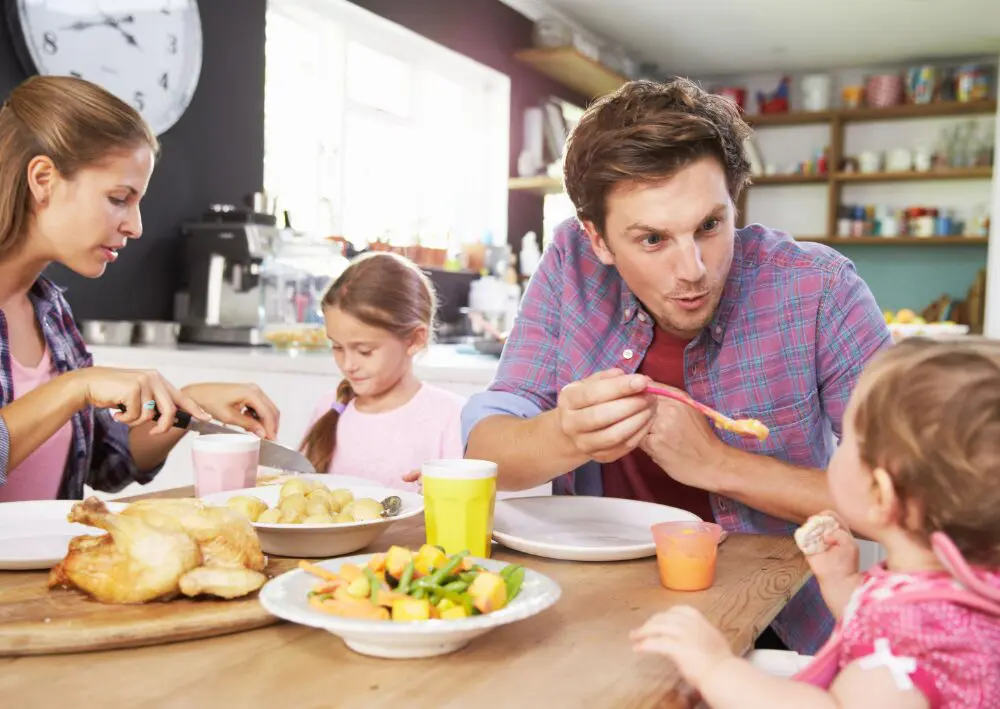 The Benefits of Family-Style Eating